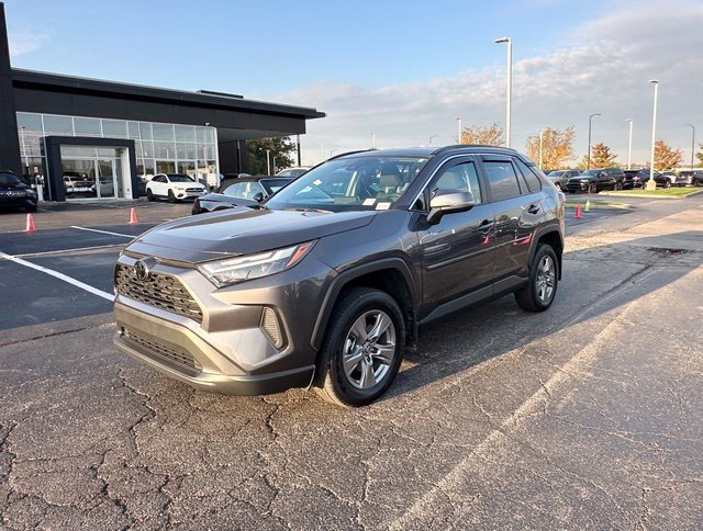 Used 2024 Toyota RAV4 XLE AWD/4WD image 5