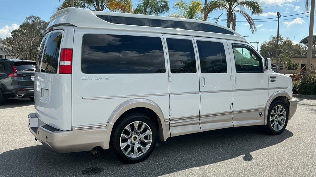 Used 2022 Chevrolet Express 2500 w/ Enhanced Convenience Package image 9