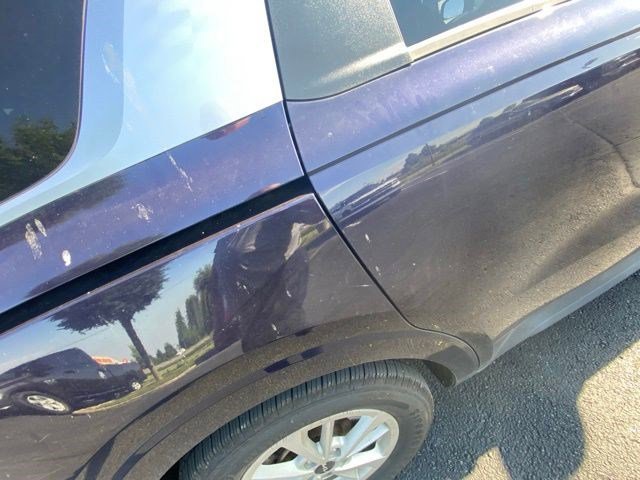 Used 2022 Kia Carnival LX FWD image 17