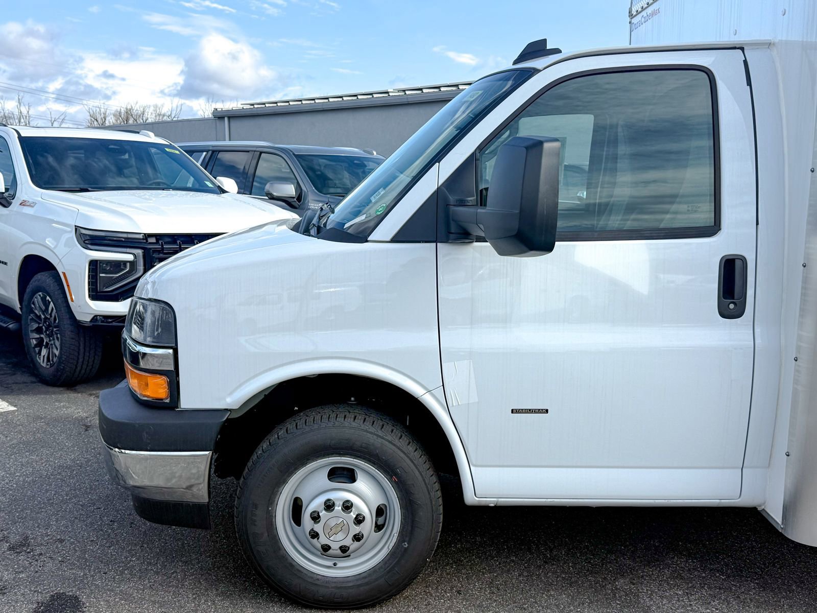 New 2025 Chevrolet Express 3500 w/ Power Convenience Package RWD image 9