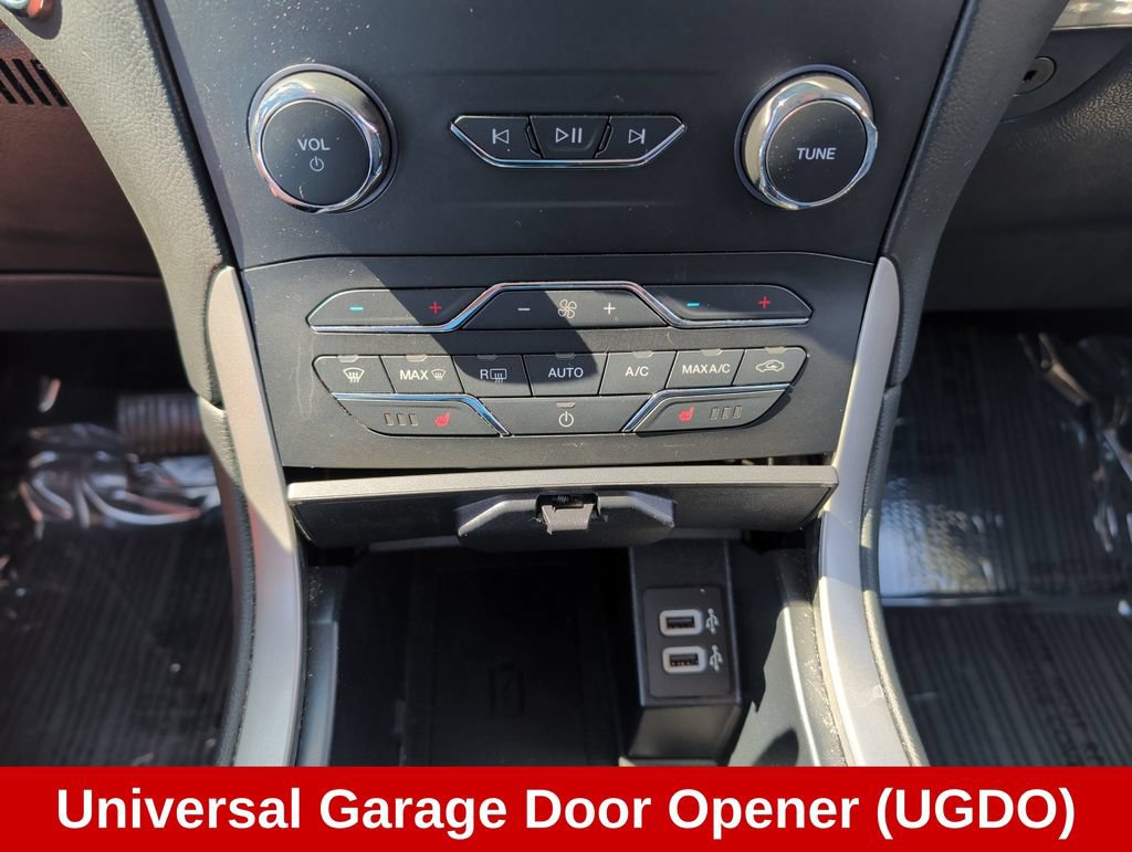Used 2019 Ford Edge SEL w/ Equipment Group 201A AWD/4WD image 24