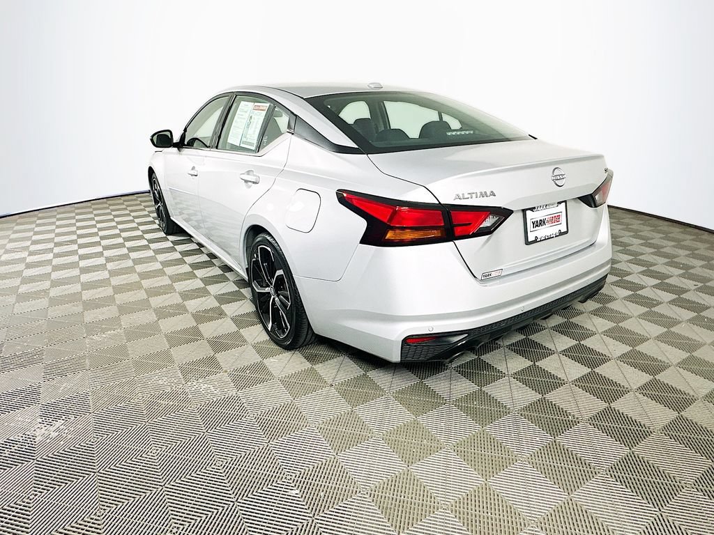 Used 2024 Nissan Altima 2.5 SR FWD image 7