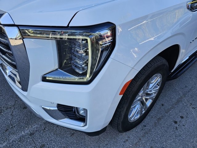 Used 2023 GMC Yukon XL SLT w/ SLT Luxury Package image 16