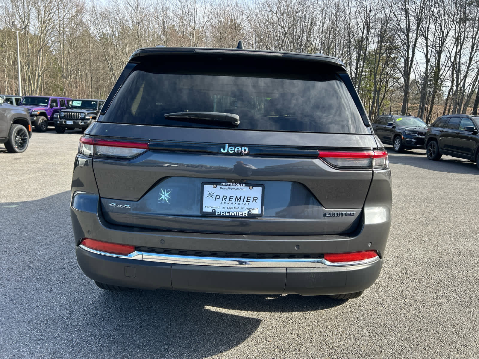 Used 2022 Jeep Grand Cherokee Limited AWD/4WD image 7