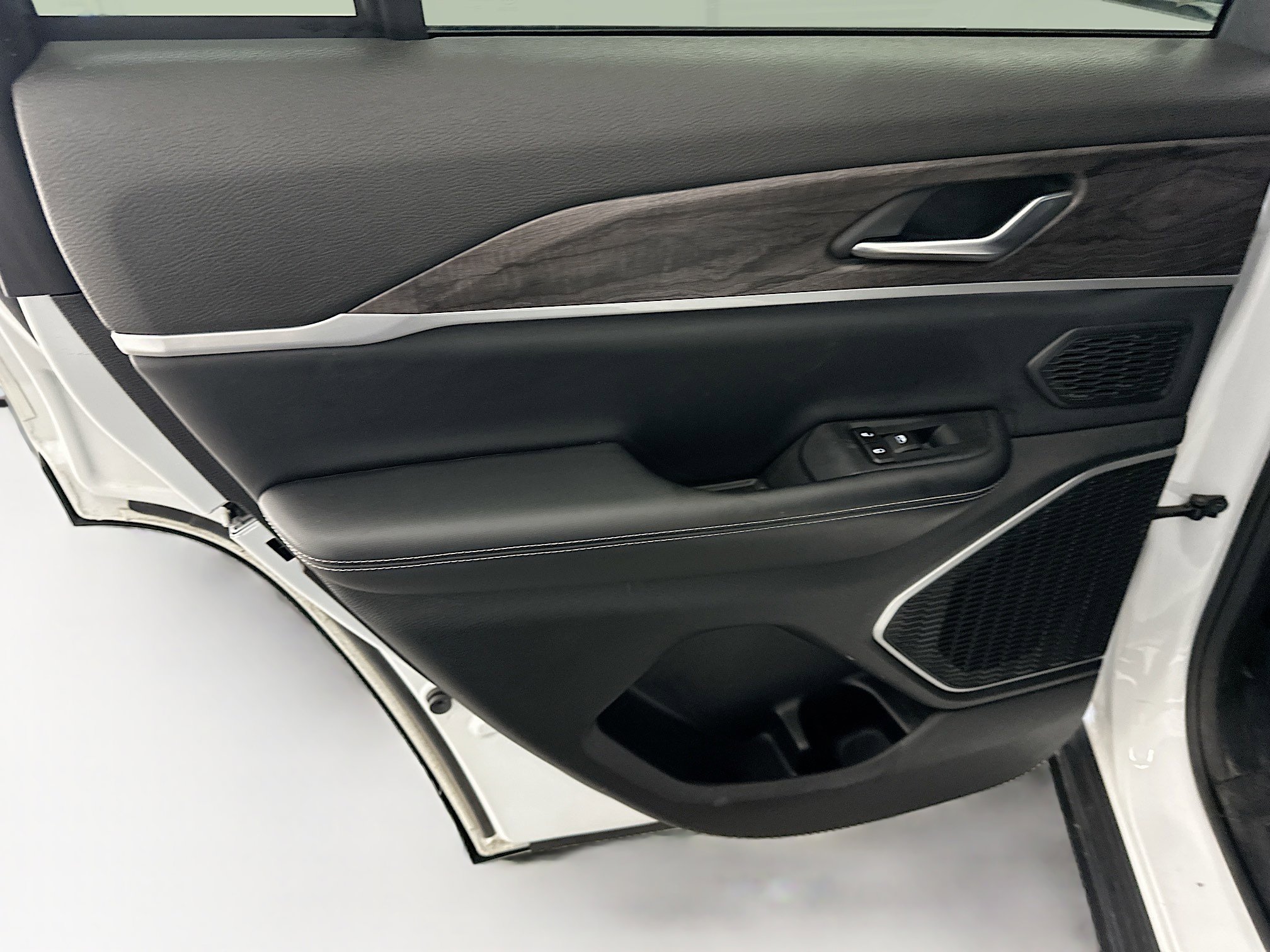 Used 2022 Jeep Grand Cherokee Limited 4xe image 28