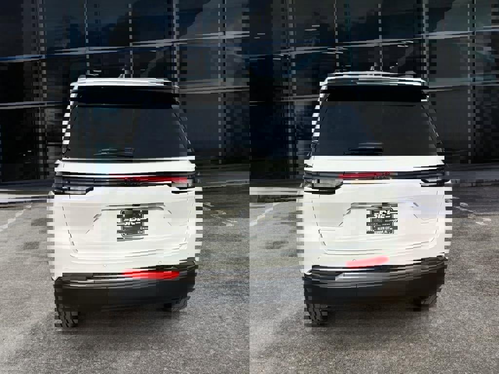 New 2026 Jeep Grand Cherokee Limited w/ Limited Altitude Package image 5