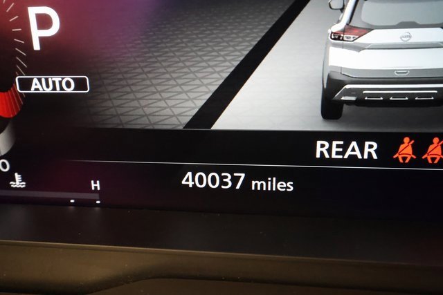 Used 2022 Nissan Rogue Platinum w/ Head-Up Display Package image 14