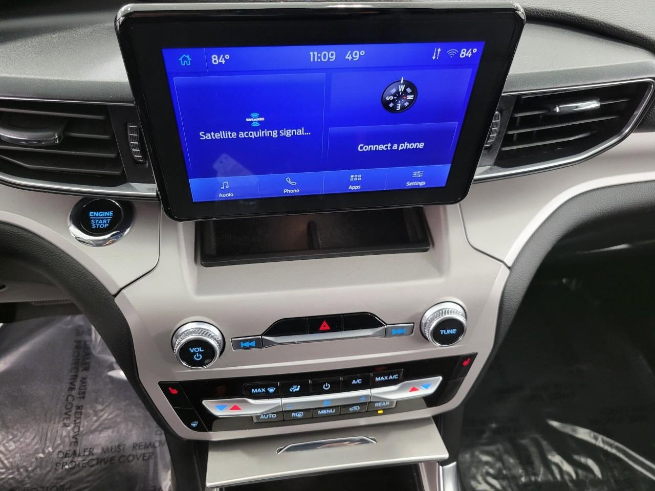 Used 2023 Ford Explorer XLT w/ Equipment Group 202A image 7