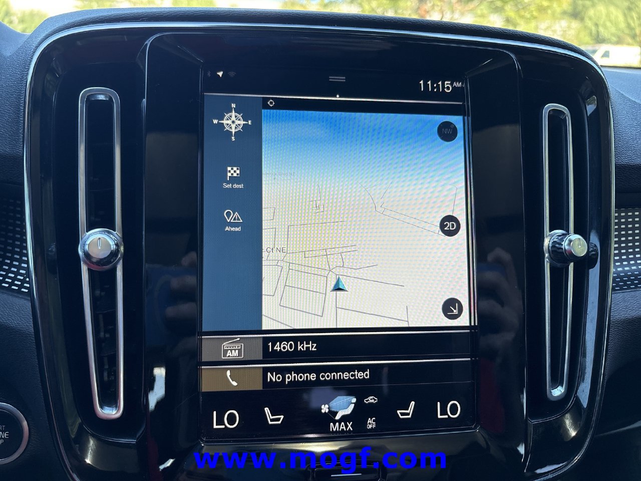 Used 2021 Volvo XC40 T4 R-Design w/ Advanced Package FWD image 4