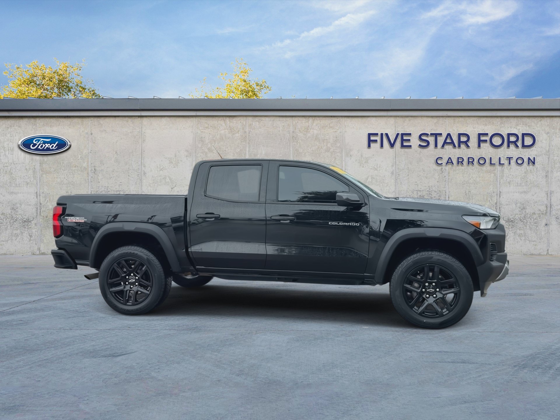 Used 2025 Chevrolet Colorado Trail Boss AWD/4WD image 9