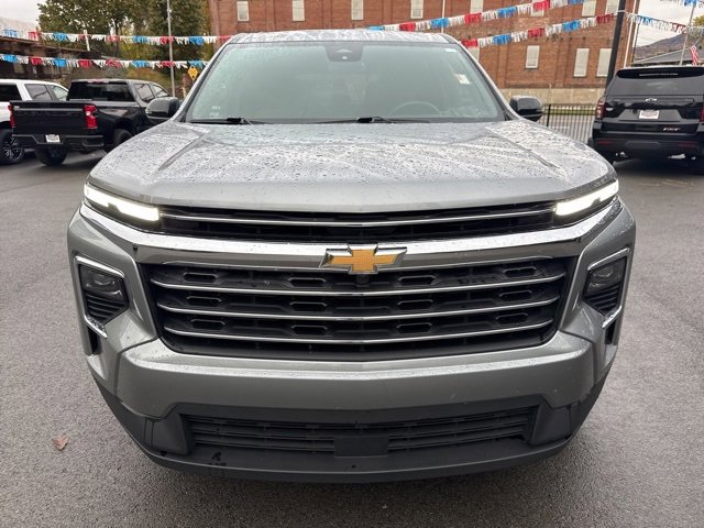 Used 2025 Chevrolet Traverse LT image 4