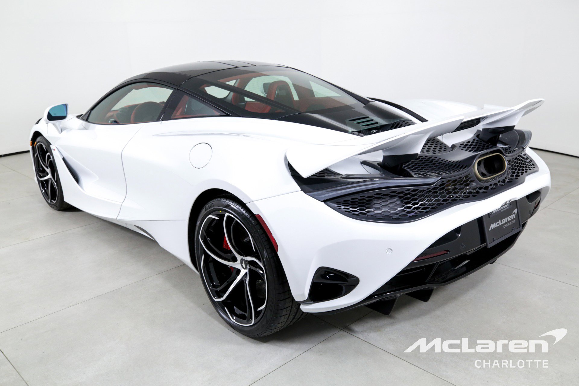 Used 2024 McLaren 750S image 7