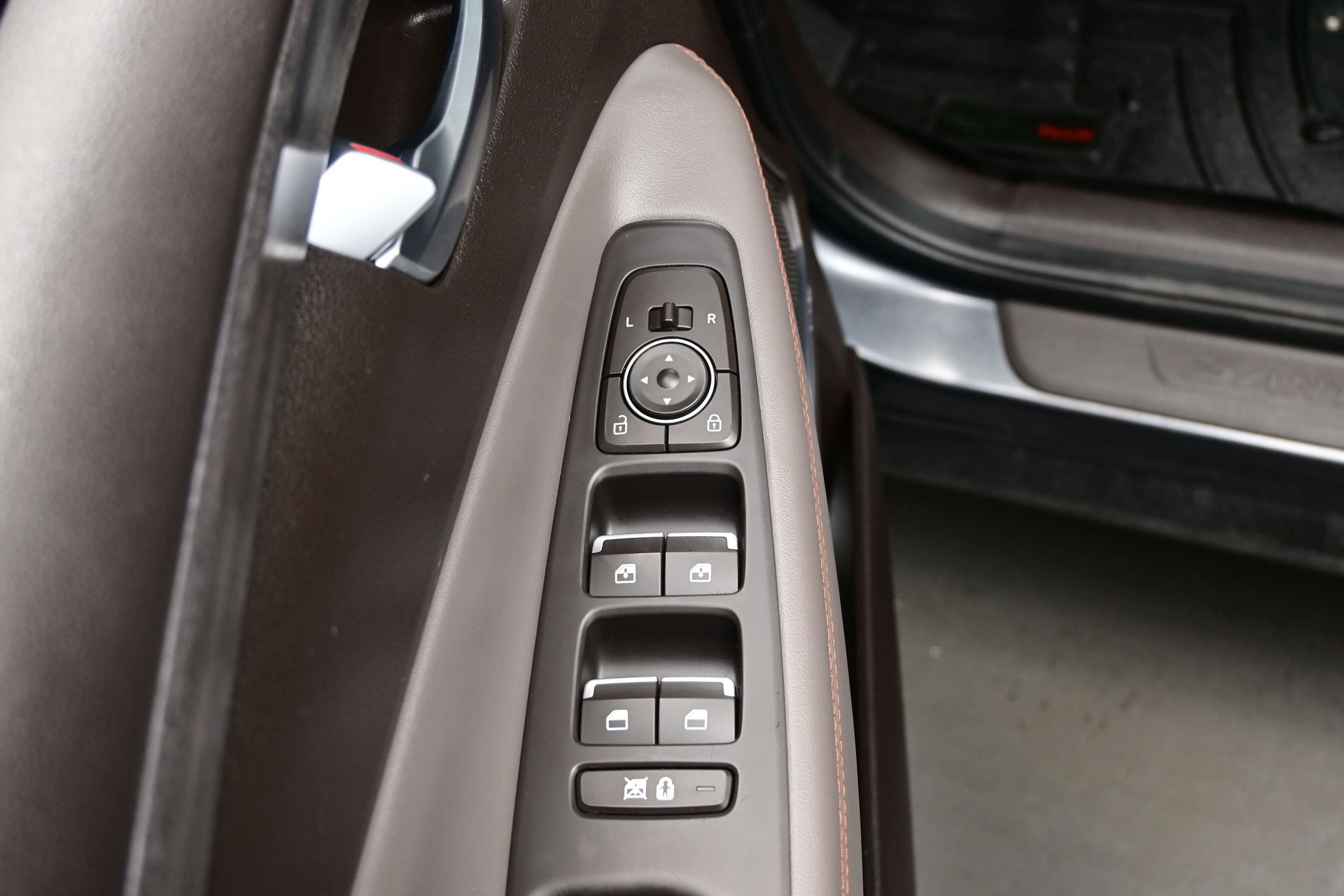 Used 2020 Hyundai Santa Fe SEL w/ Convenience + Premium Package AWD/4WD image 10