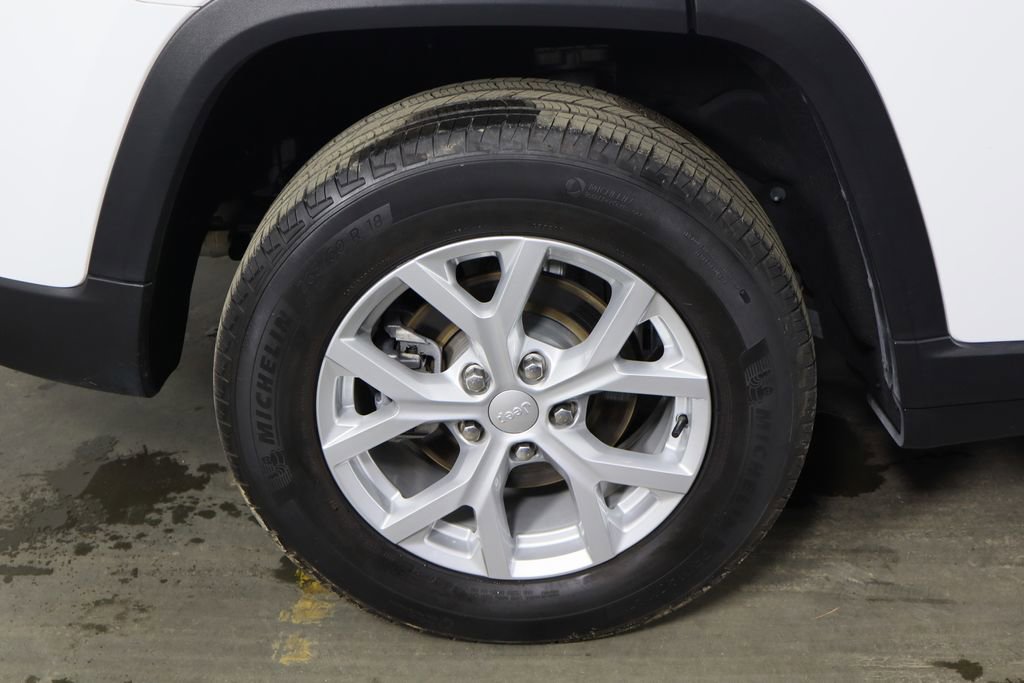 Used 2023 Jeep Grand Cherokee Limited image 50