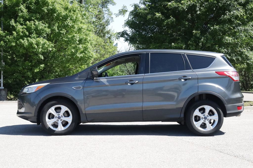 Used 2015 Ford Escape SE image 2