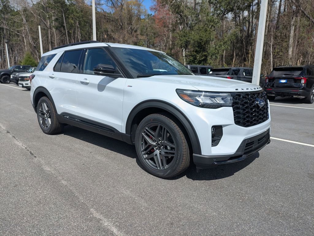 New 2026 Ford Explorer ST-Line w/ ST-Line Street Pack RWD video 2