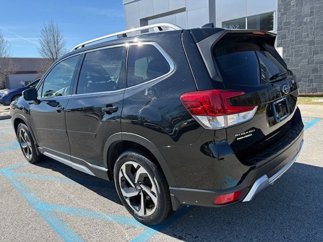 Used 2023 Subaru Forester Touring AWD/4WD image 7