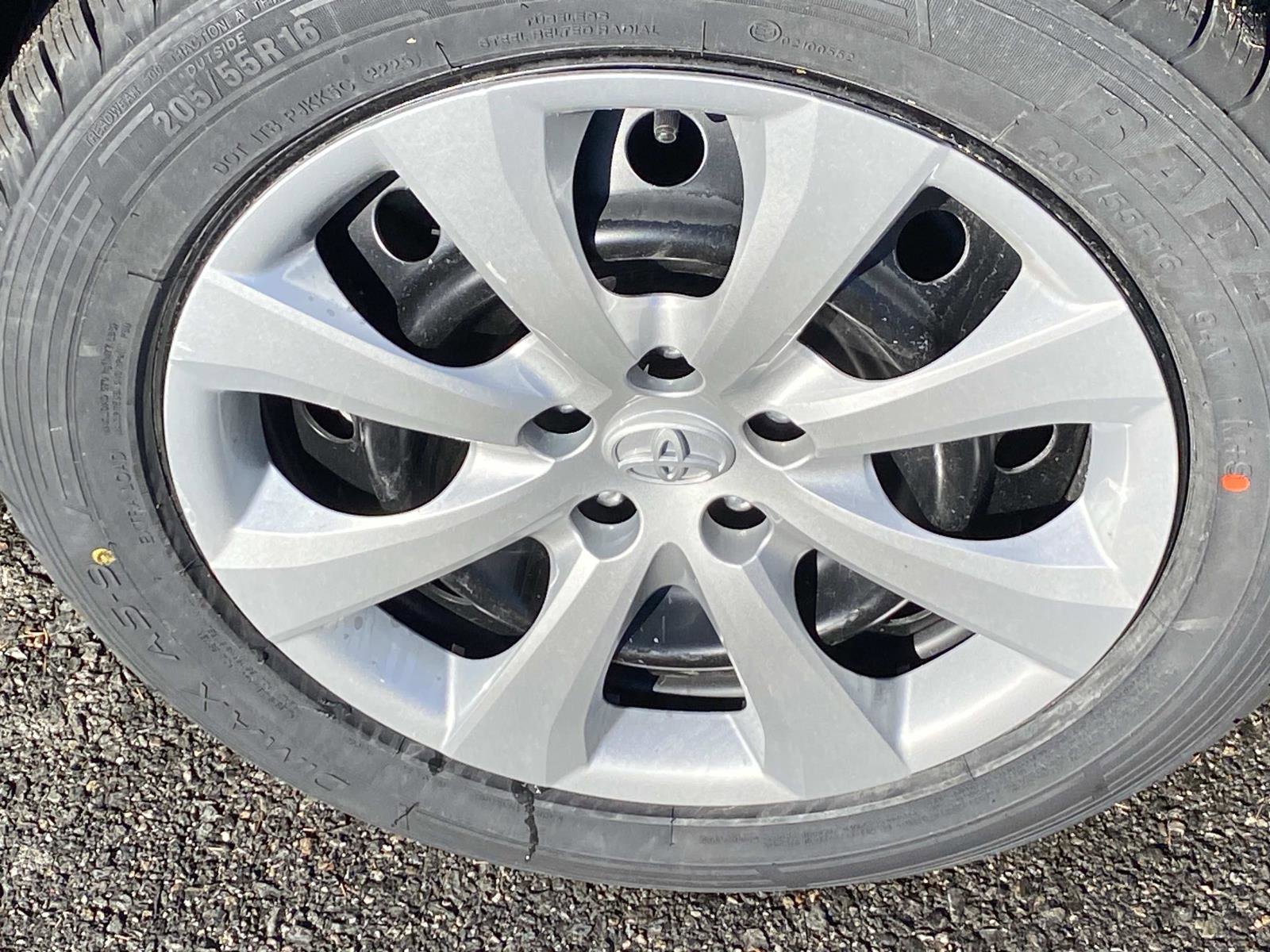 Used 2022 Toyota Corolla LE image 21