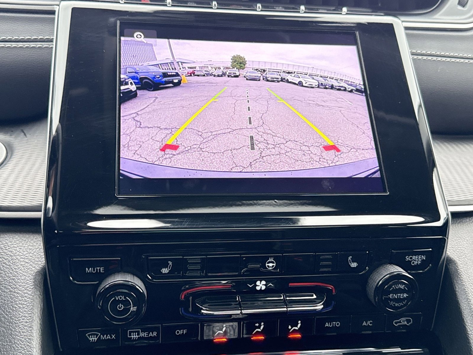 Used 2023 Jeep Grand Cherokee Laredo w/ Luxury Tech Group I image 19