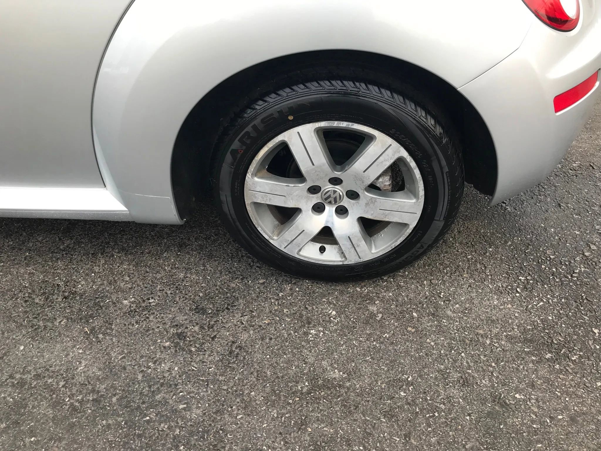 Used 2006 Volkswagen Beetle Convertible w/ Package 1 image 32