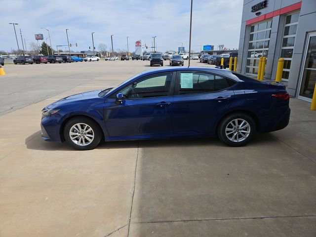 Used 2025 Toyota Camry LE video 2