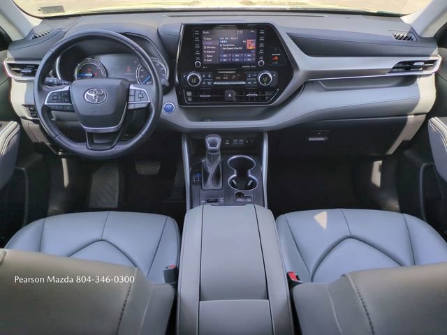 Used 2022 Toyota Highlander XLE image 17