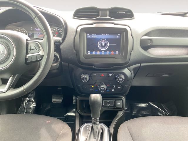 Used 2020 Jeep Renegade Latitude FWD image 11