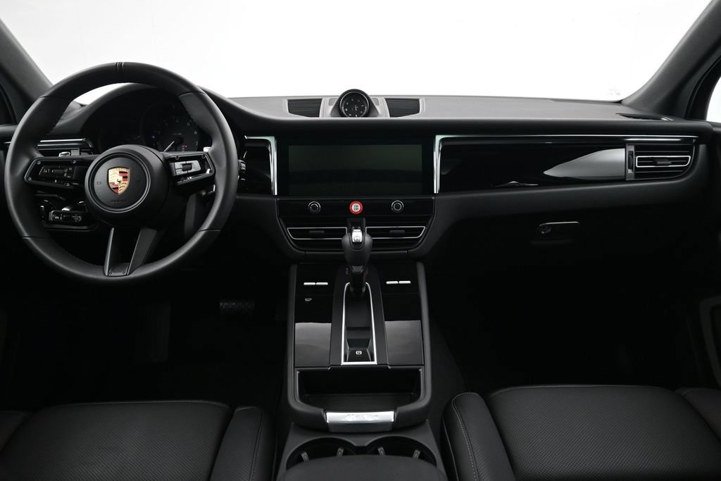 Certified 2026 Porsche Macan Turbo AWD/4WD image 9