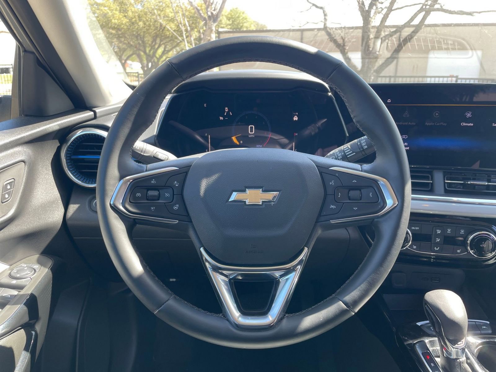 Used 2025 Chevrolet Trax LT w/ LT Convenience Package image 31