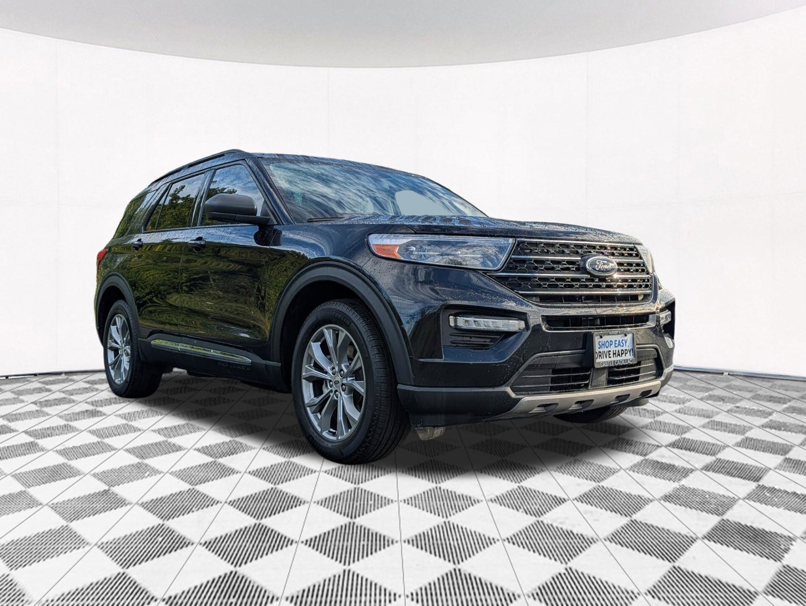 Used 2023 Ford Explorer XLT w/ Equipment Group 202A AWD/4WD image 19