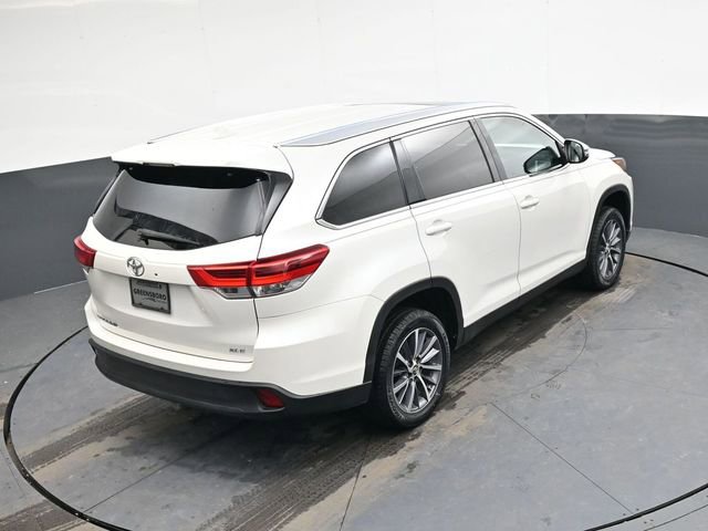 Used 2019 Toyota Highlander XLE image 21