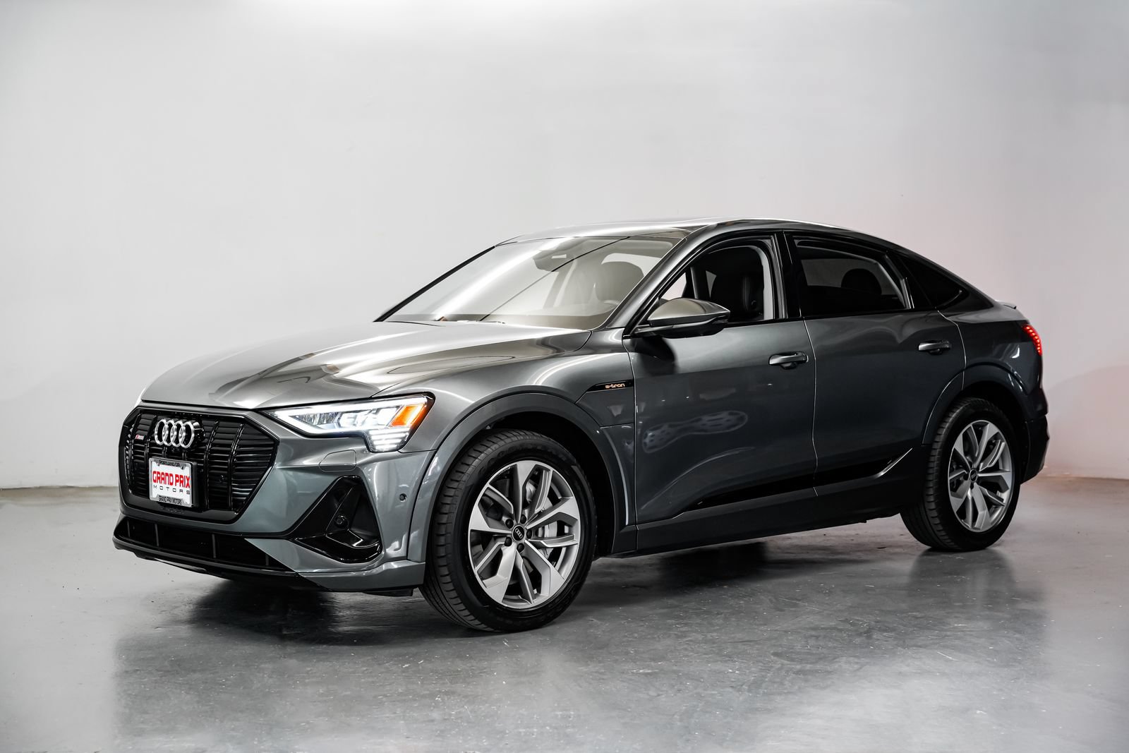 Used 2021 Audi e-tron Premium Plus w/ Premium Plus Package AWD/4WD image 6