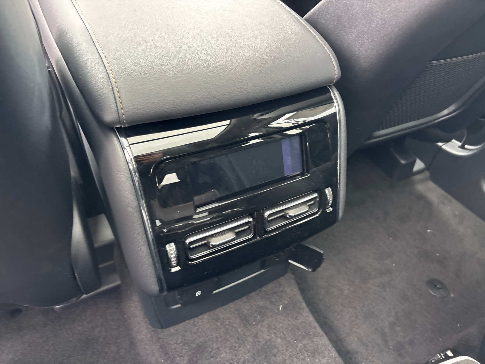New 2027 Lincoln Aviator Reserve AWD/4WD image 30