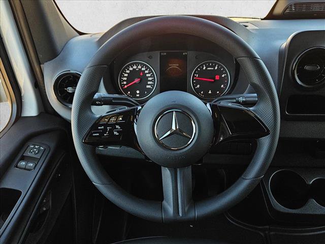 Used 2025 Mercedes-Benz Sprinter 2500 image 11