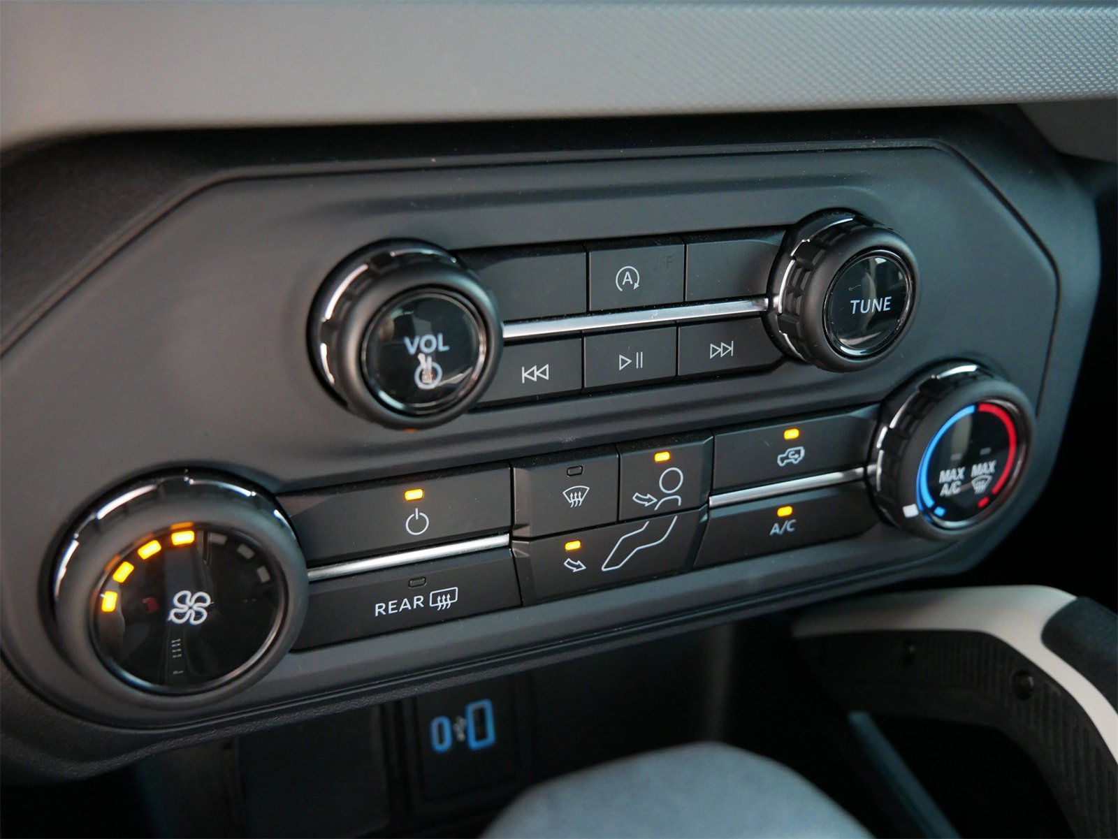 Used 2022 Ford Bronco 2-Door w/ Sasquatch Package image 19