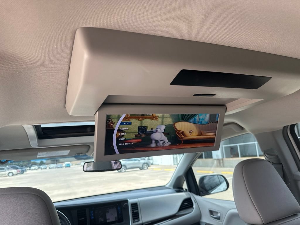 Used 2015 Toyota Sienna XLE Premium FWD image 27