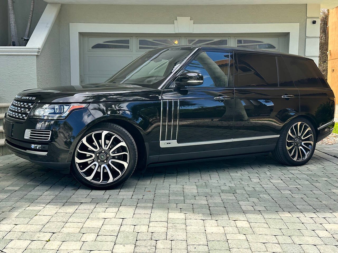Used 2016 Land Rover Range Rover LWB SV Autobiography AWD/4WD image 2