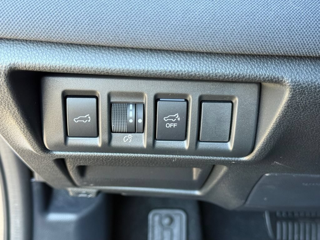 Used 2025 Subaru Outback Premium AWD/4WD image 21