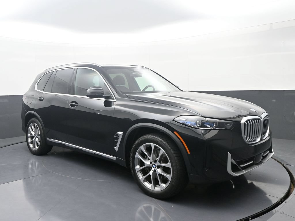 Used 2026 BMW X5 xDrive40i AWD/4WD image 3