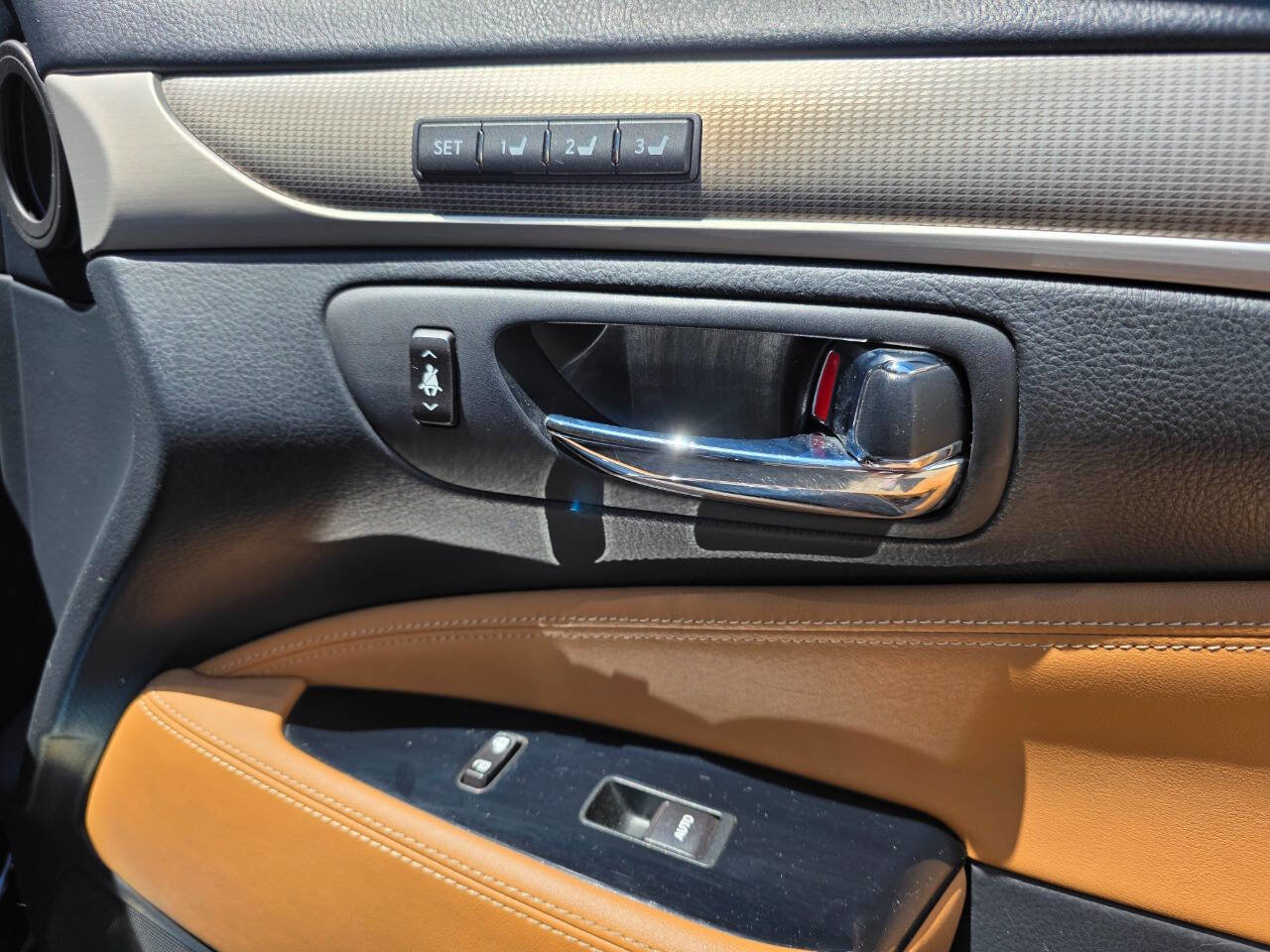 Used 2016 Lexus LS 460 w/ F Sport Package image 41