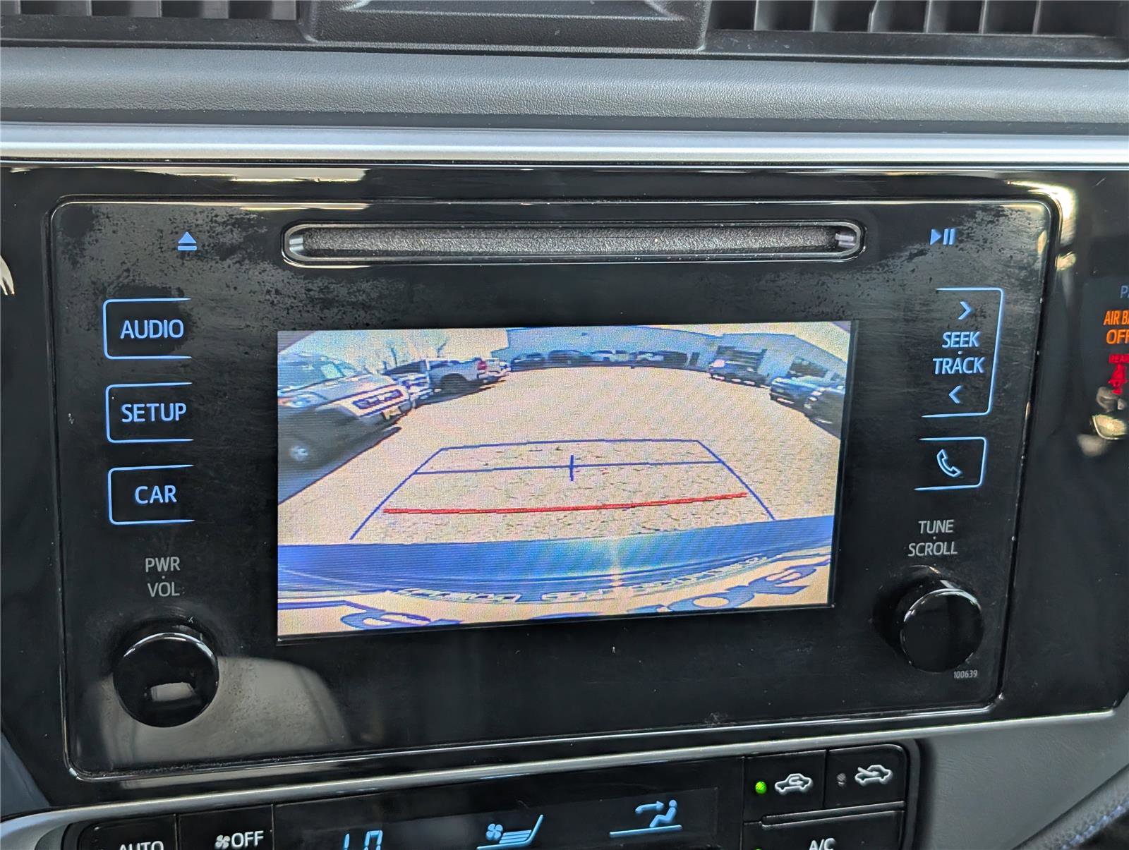 Used 2018 Toyota Corolla SE image 25