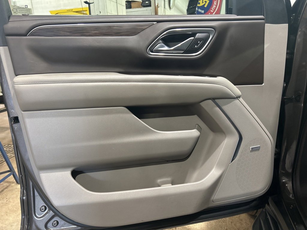 Used 2021 Chevrolet Tahoe LT w/ LT Signature Package image 13
