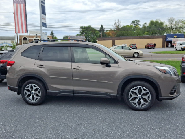 Certified 2022 Subaru Forester Premium AWD/4WD image 10
