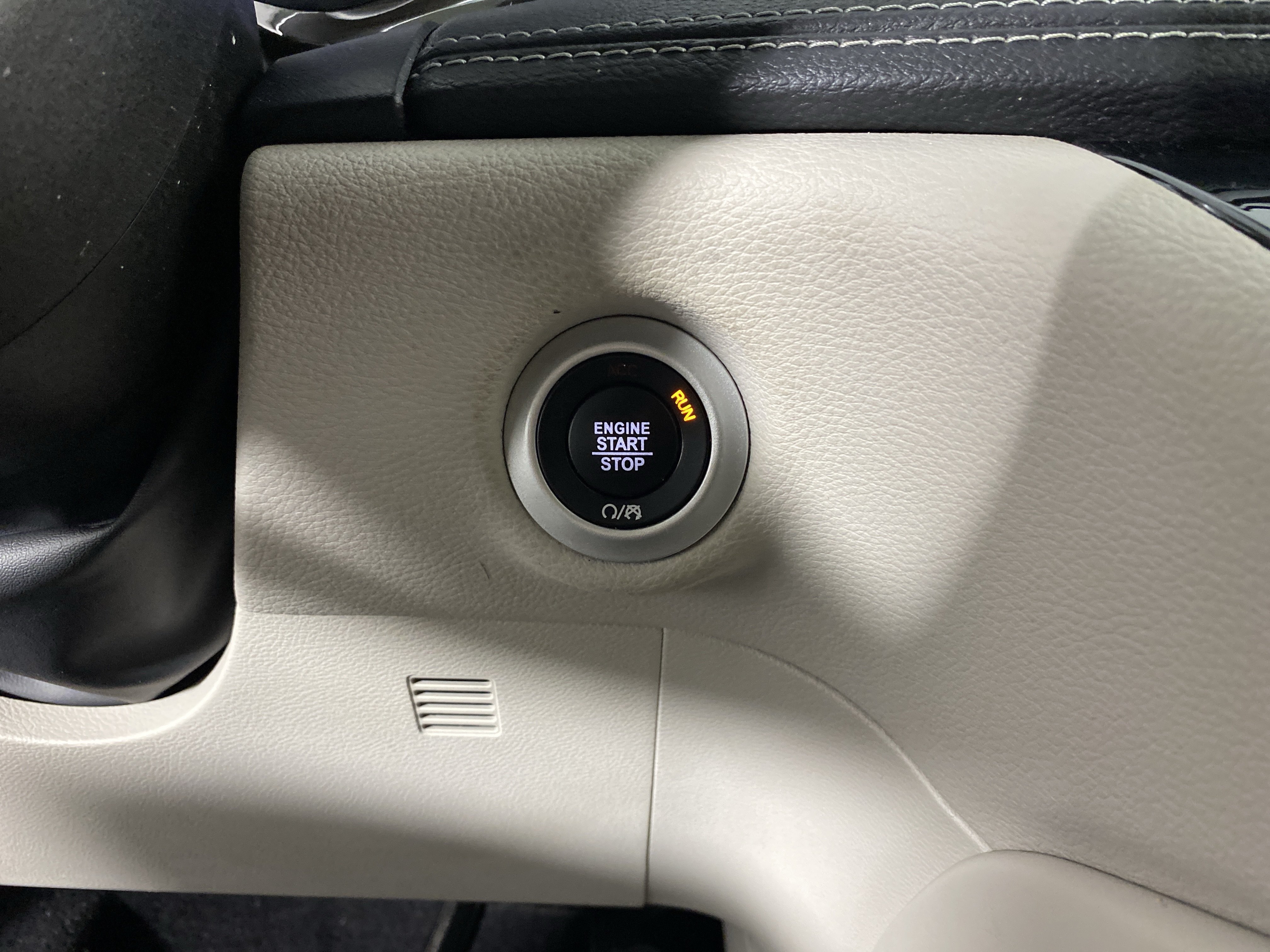 Used 2021 Chrysler Pacifica Limited w/ Uconnect Theater Family Group AWD/4WD image 26