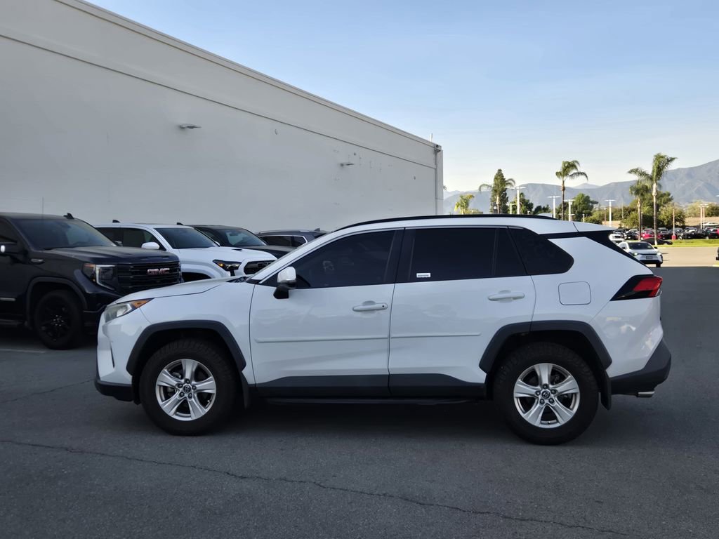 Used 2021 Toyota RAV4 XLE image 2