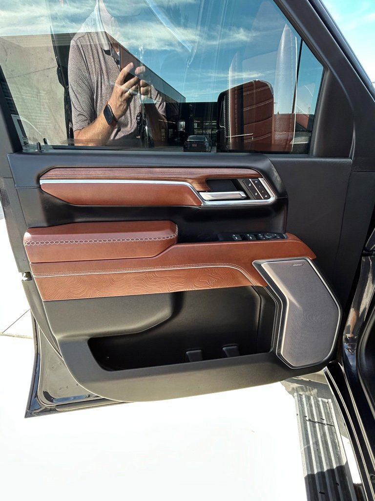 Used 2024 GMC Sierra 2500 Denali Ultimate image 8