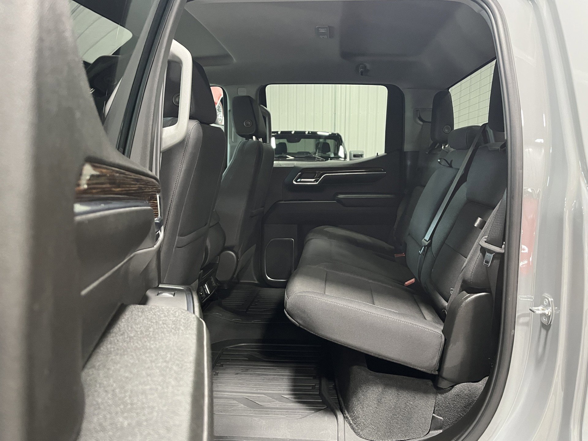 Certified 2024 GMC Sierra 1500 Elevation w/ LPO, Elevation Black Package AWD/4WD image 11