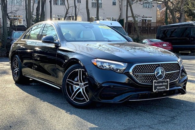 Used 2025 Mercedes-Benz E 350 4MATIC Sedan video 1