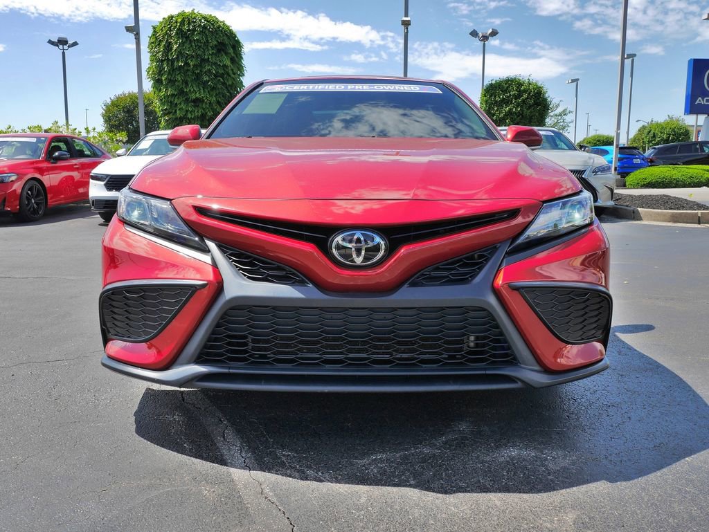 Used 2021 Toyota Camry SE w/ Cold Weather Package FWD image 2