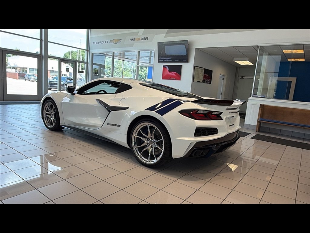 New 2027 Chevrolet Corvette Grand Sport RWD image 3